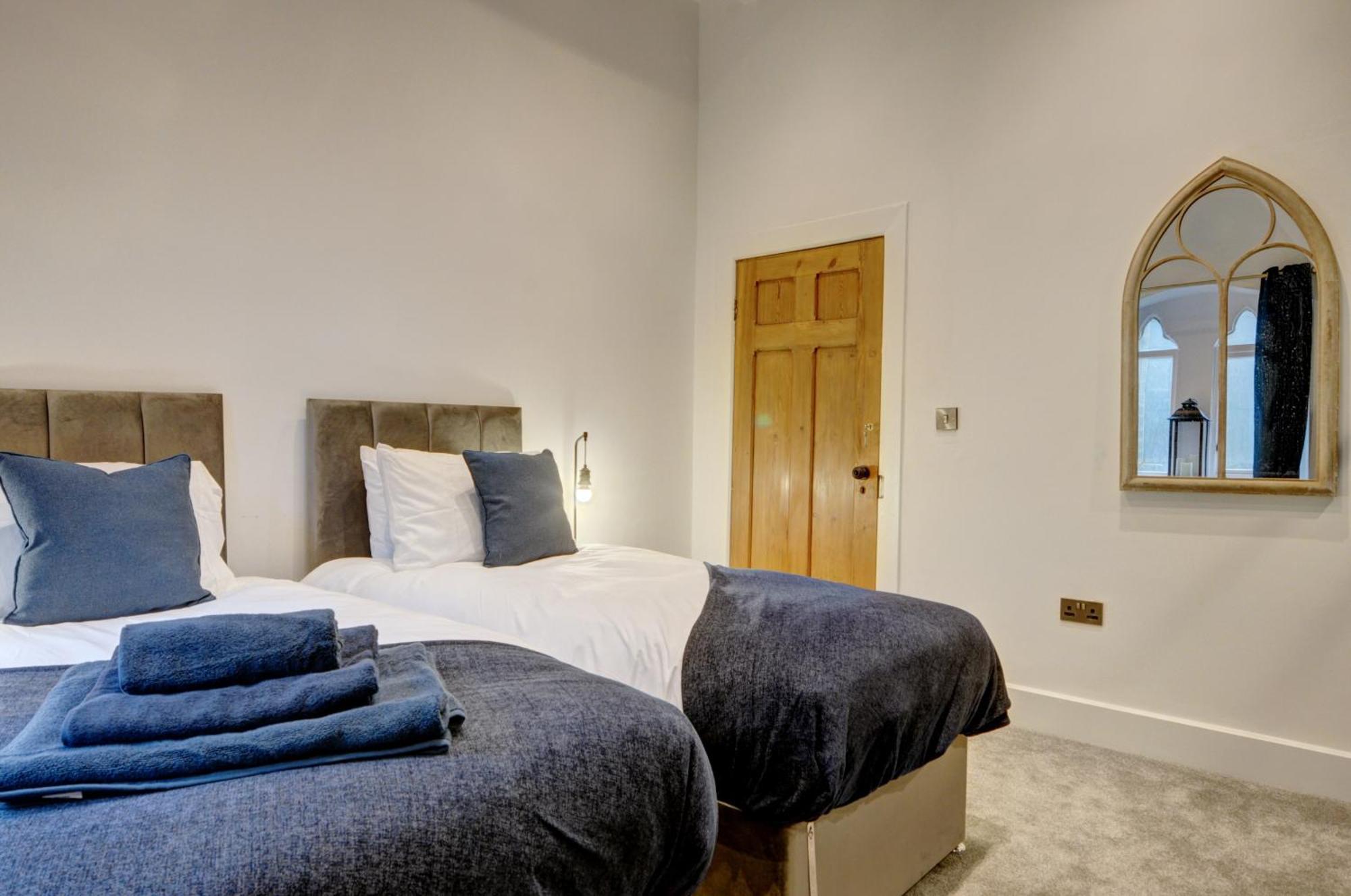 The Old Vicarage - Secure Parking, Fast Wifi, Garden Leeds (West Yorkshire) Exterior foto